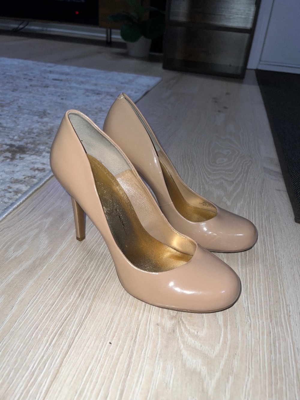 Nude Jessica Simpson closed toe high heels js-calie 8M